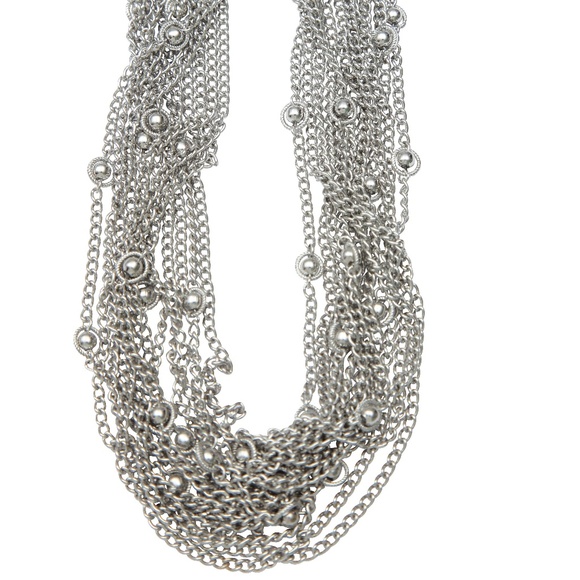 Beautiful vintage inspired silver multi chain necklace with ornate clasp - Picture 3 of 6